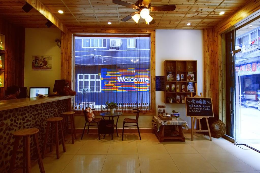 Lan Shan Chu Youth Hostel Yangshuo Εξωτερικό φωτογραφία